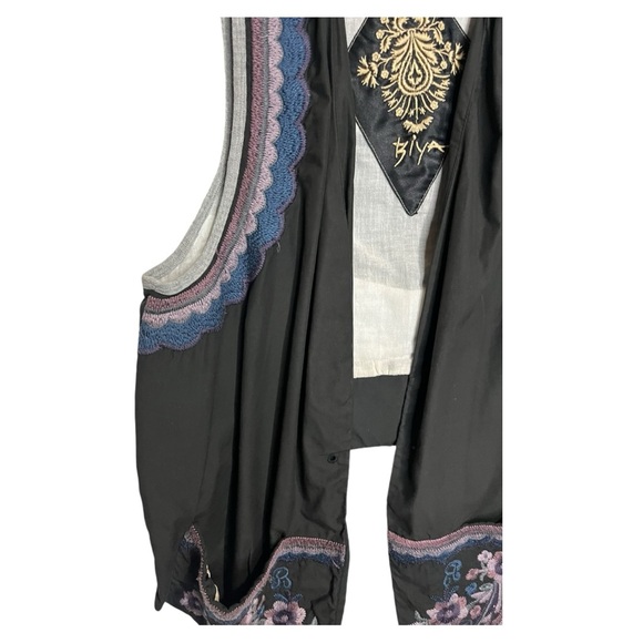 Biya by Johnny Was Vest - Picture 4 of 8